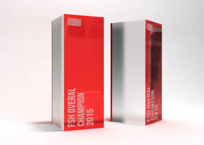 piros üvegdíj hasáb forma