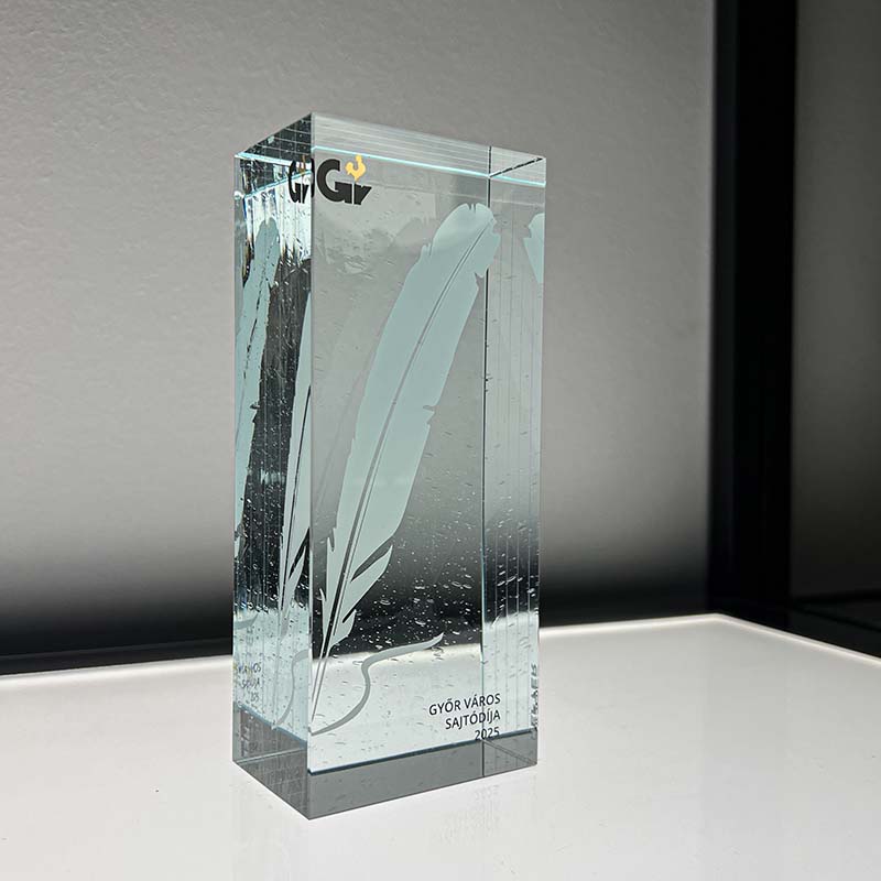 egyedi díj sajtódíj